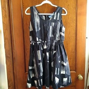 EUC abstract Vera Wang fit-n-flare dress